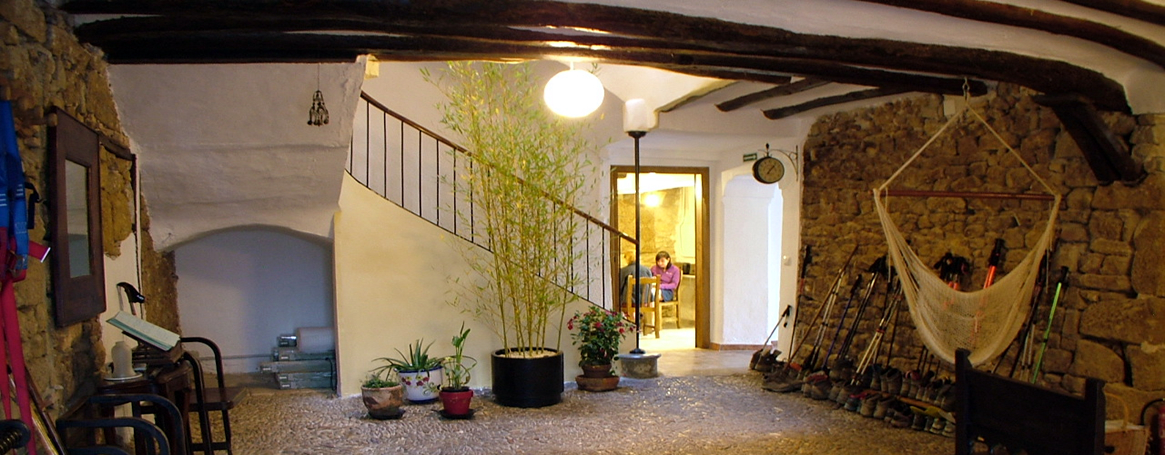 la-casa-magica-foyer